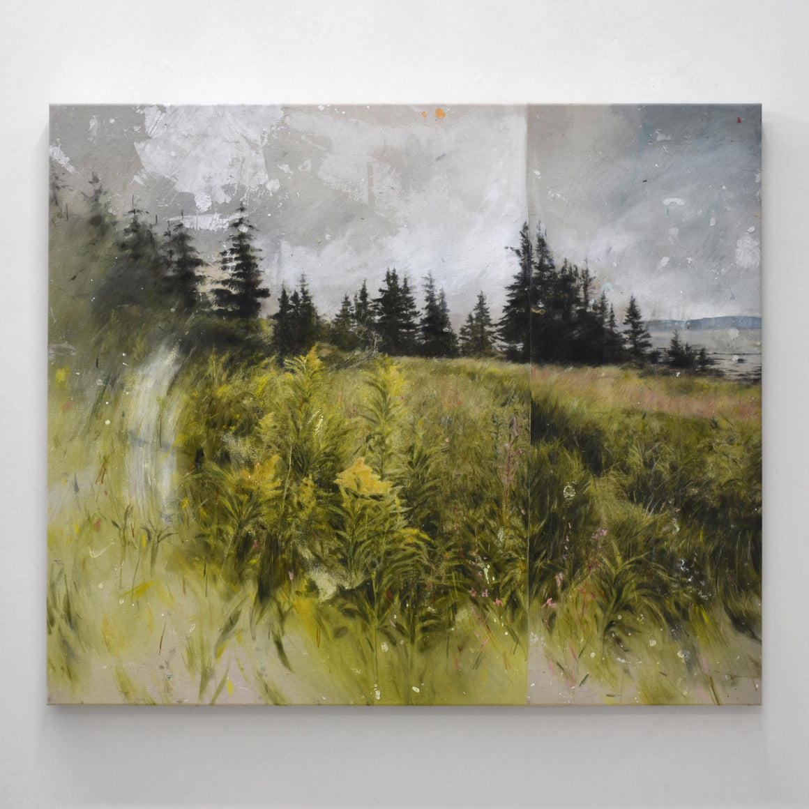 Un tableau signé Chloé Giroux-Bertrand. Des plants de verges d’or, des épinettes noires et un panache d’original avec, au loin, le fleuve Saint-Laurent.