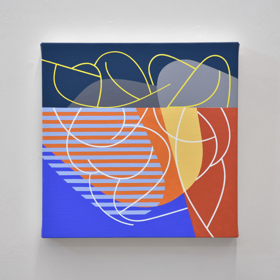 Un petit format abstrait et très coloré créé par l’artiste Philippe Poullaouec-Gonidec, inspiré par l’art concret, l’art construit et le mouvement Hard Edge.