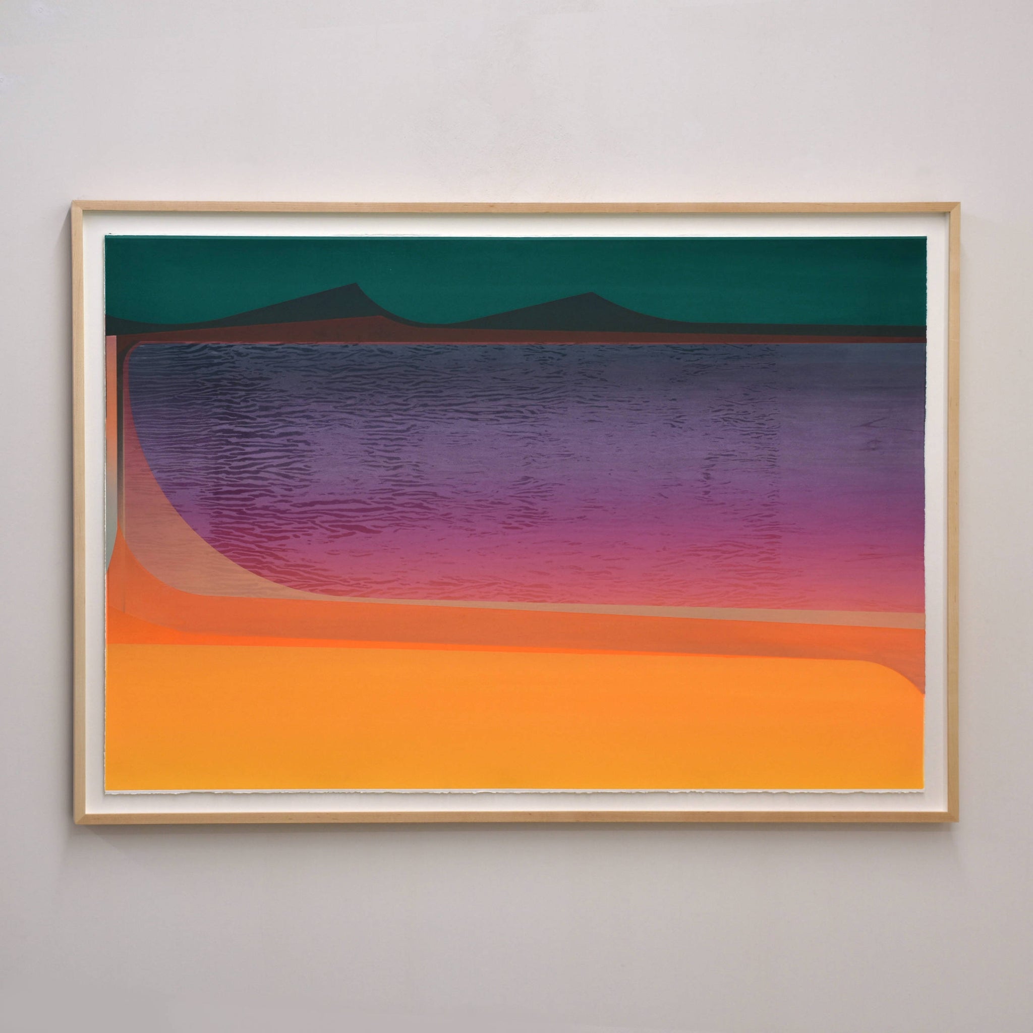 Ce qui reste du jour, par Jason Cantoro. Acrylique sur papier coton Somerset, grand format horizontal d’une mer de lumière, horizon vert de montagnes.