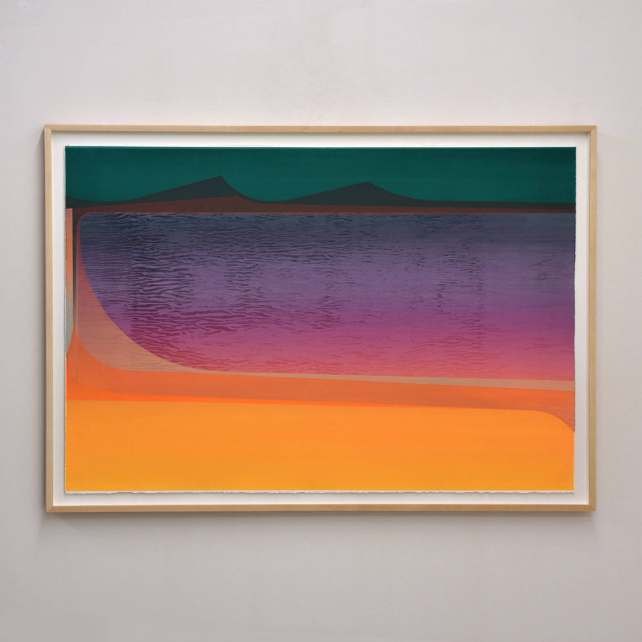 Ce qui reste du jour, par Jason Cantoro. Acrylique sur papier coton Somerset, grand format horizontal d’une mer de lumière, horizon vert de montagnes.