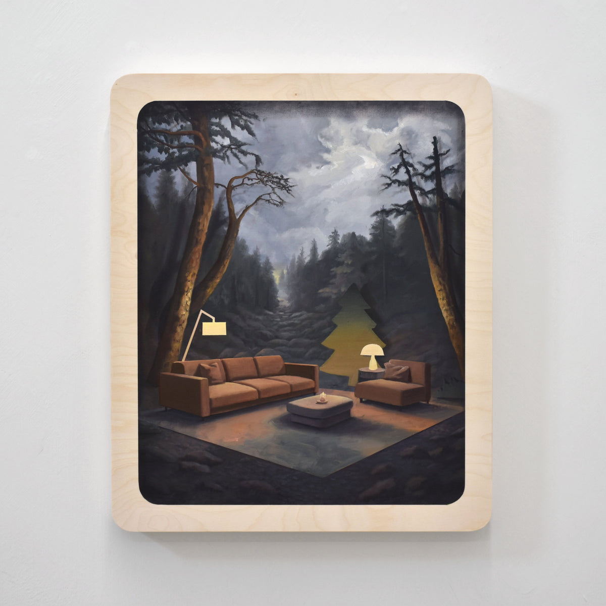 Composition surréaliste de Charles Paradis réalisée à l’huile sur bois. Un salon en plein coeur d’une forêt, sous un ciel orageux.