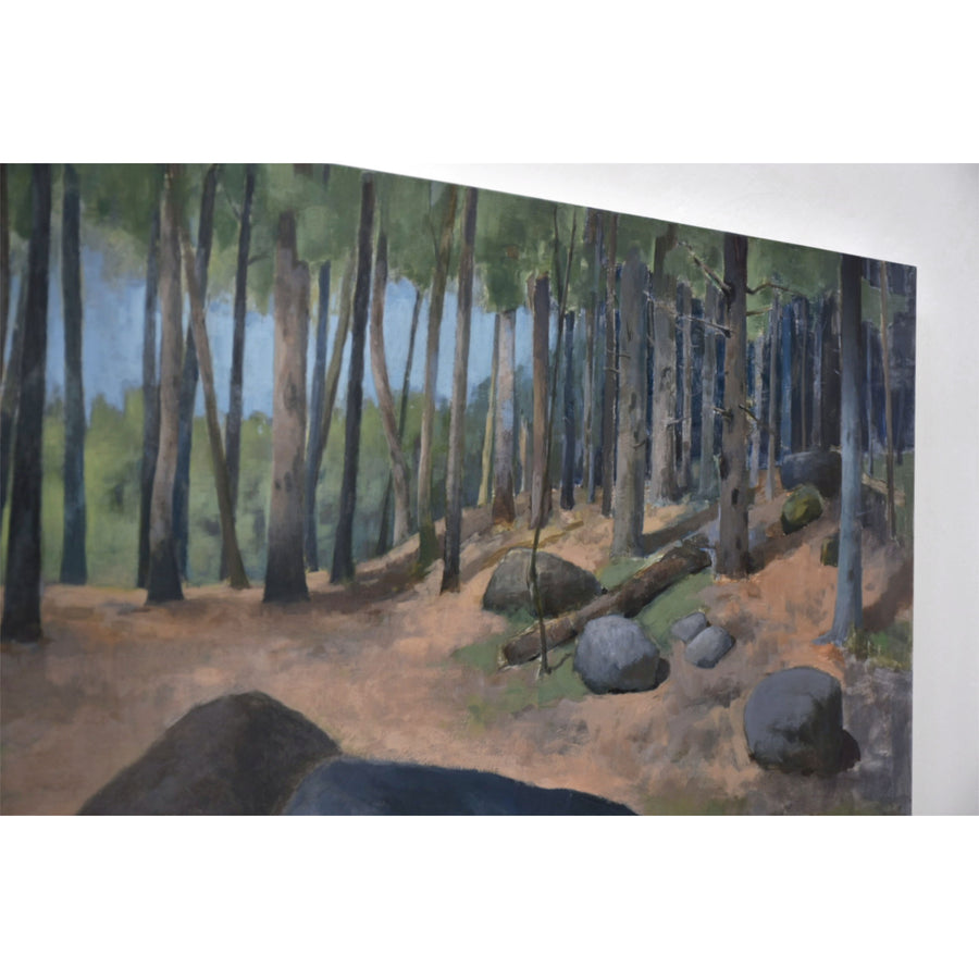 Intitulé Clairière, voici un tableau de Benoit Chartier réalisé à l’acrylique sur panneau de bois. Des rochers devant une clairière en forêt.