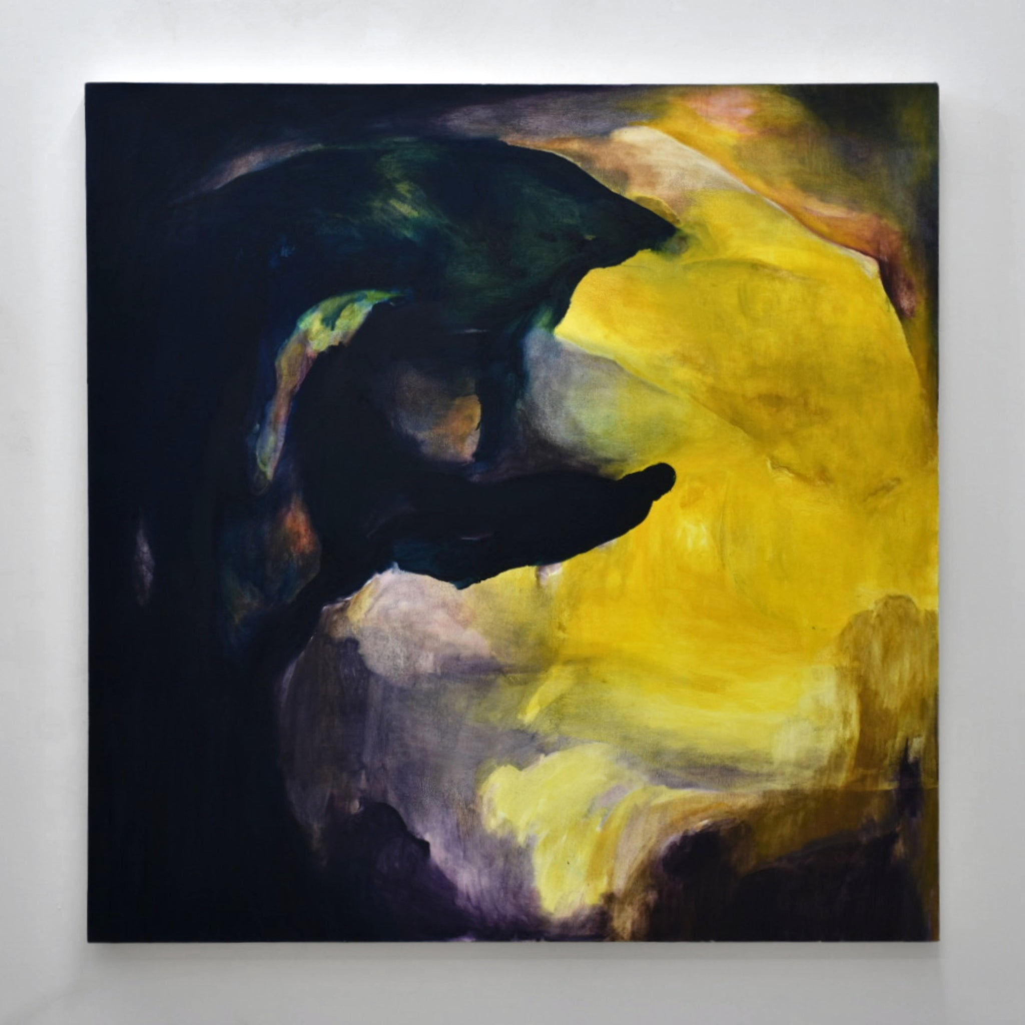 Format carré abstrait de Laurence Belzile, jaune et noir, collection privée