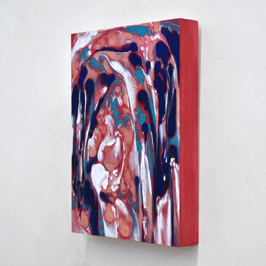 Côté ouest est une abstraction réalisée par Laurence Belzile aux crayons de couleur et pastel sur bois.