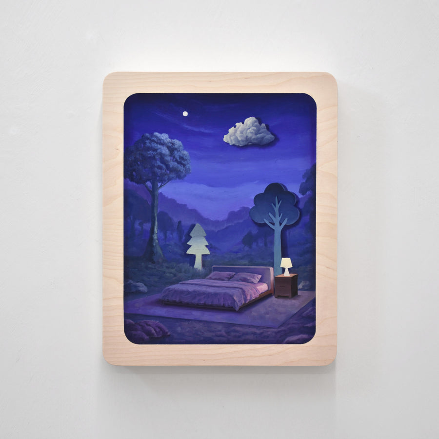 Tableau bleu de Charles Paradis réalisé à l’huile sur bois. Une chambre à ciel ouvert, en pleine nature, la nuit.
