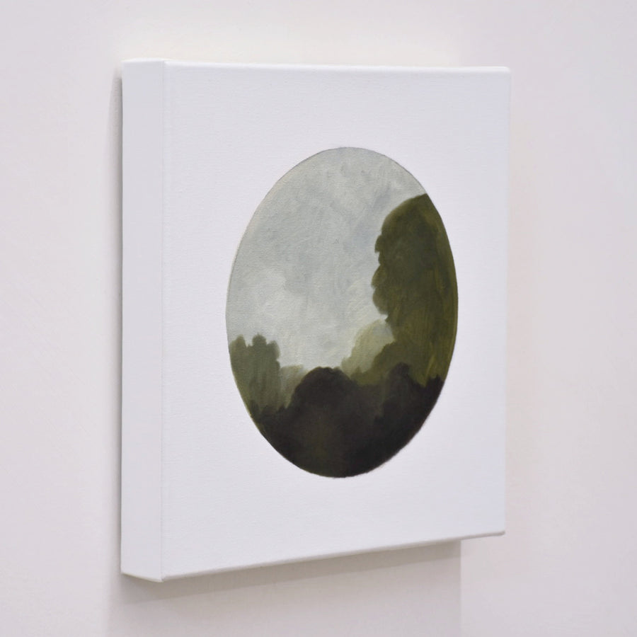 Huile sur toile, 12” x 12”, par Vanessa Locatelli. Ambiance, brume, peinture de paysage. Composition circulaire.