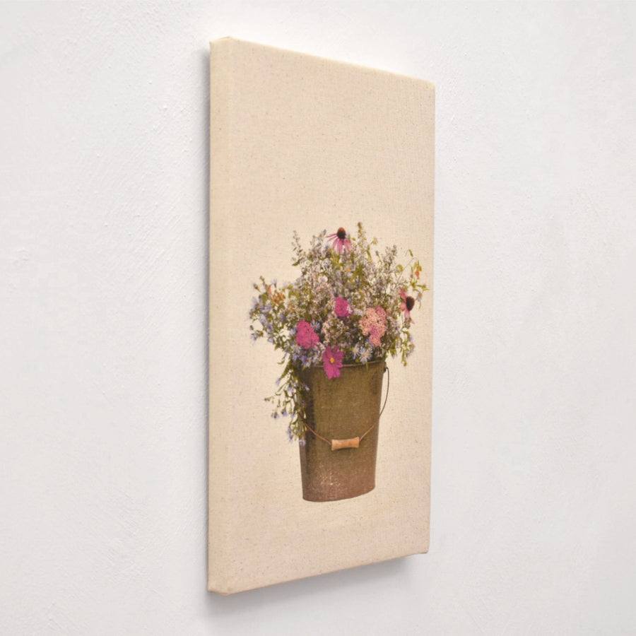 Tirage unique d’une nature morte signée Caroline Bolieu. Impression à jet d’encre et aquarelle sur toile.