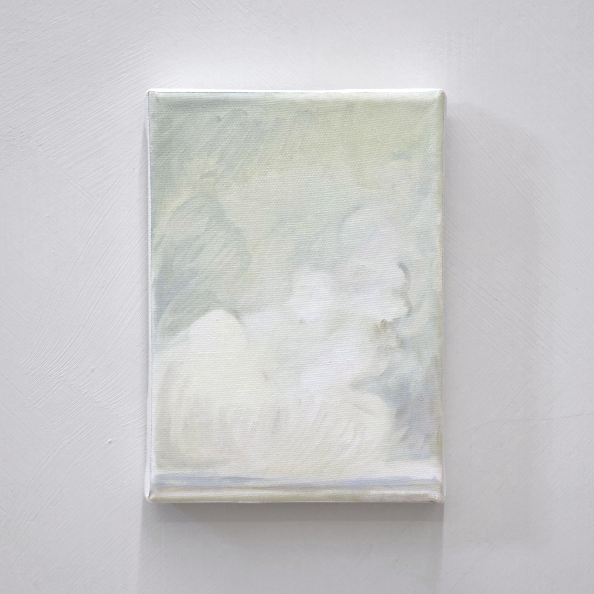 Petit format peint à l’huile sur toile par Vanessa Locatelli. Inspiré des formations de nuages sur le fleuve. Ambiance et romantisme du paysage.