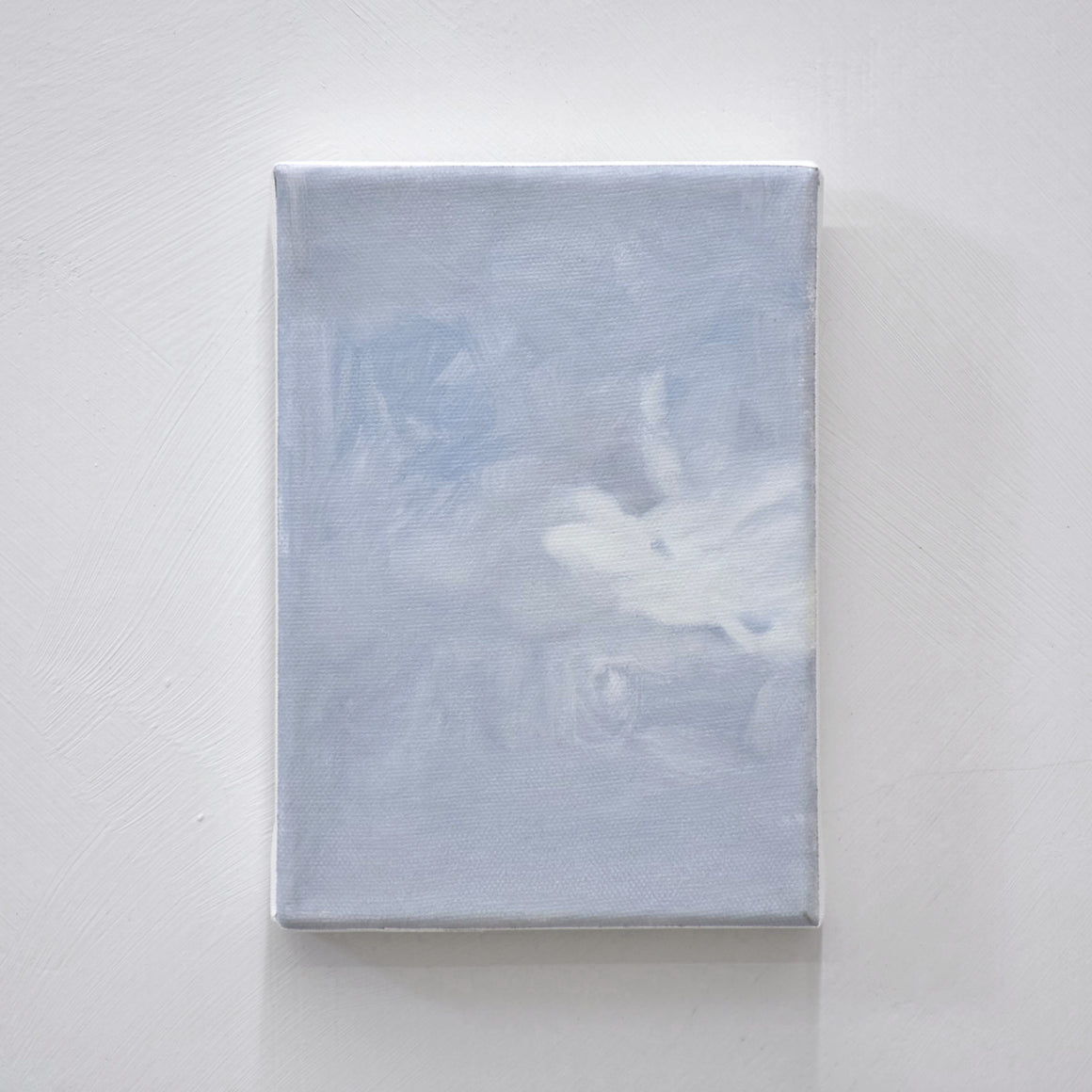 Petit format peint à l’huile sur toile. Inspiré des formations de nuages sur le fleuve. Ambiance et romantisme du paysage. Par Vanessa Locatelli.