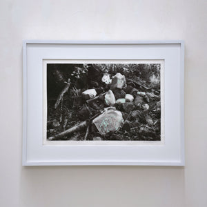Photographie en noir et blanc de Karine Locatelli, tirage limité de 4 et rehauts uniques à la gouache acrylique