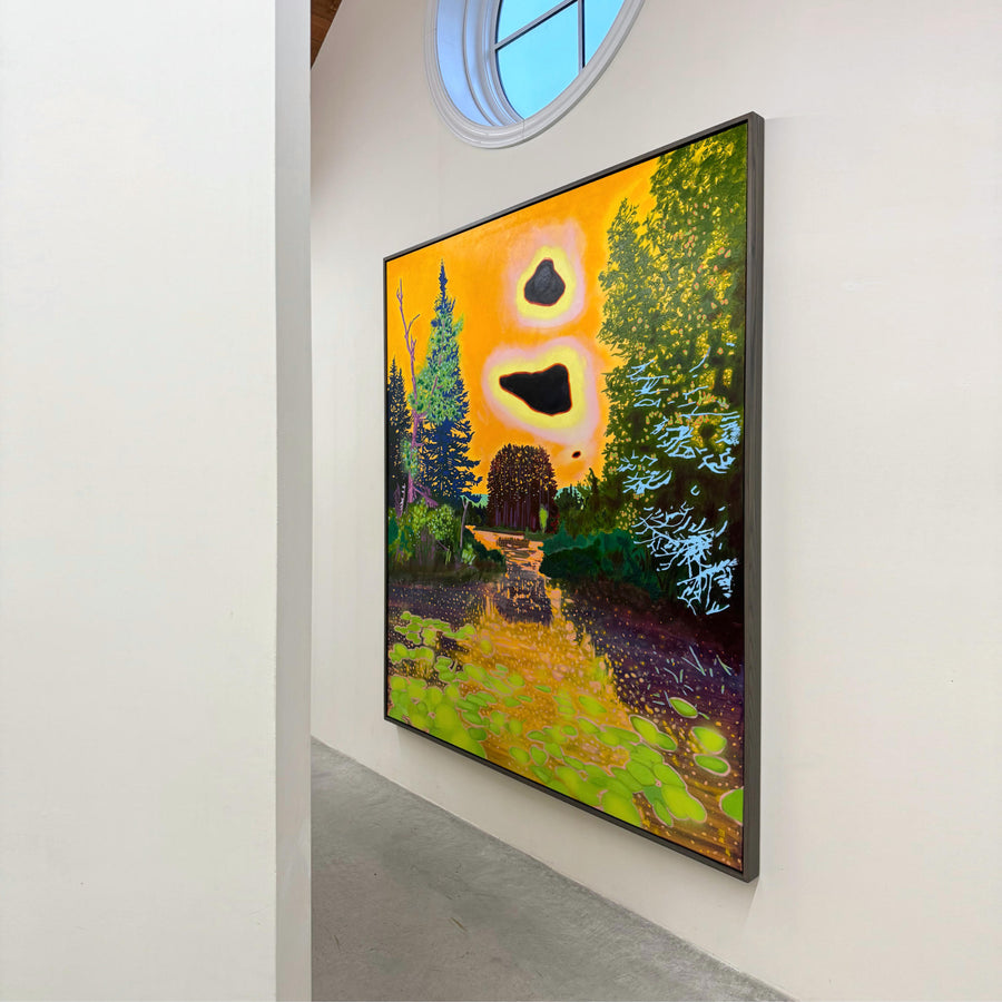 L’Île de l’amour, par Josiane Lanthier. Un très grand format vertical présenté à l’OEil de Poisson. Des arbres sur le bord d’un étang, un ciel orange avec des météorites.