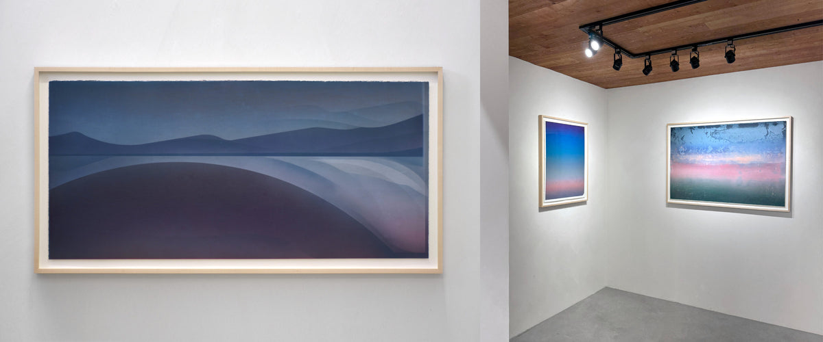 Exposition individuelle de Jason Cantoro à la galerie Champagne et Paradis, à Kamouraska. Son univers lumineux était à voir durant tout l’été 2025. Acrylique sur papier coton Stonehenge et Somerset, encadrement en érable fabriqué par François Simard.