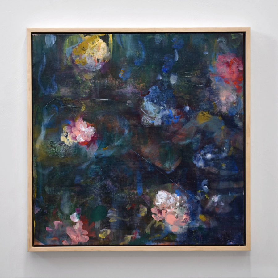 Peinture contemporaine d’inspiration florale à la manière de Monet, par Amélie Grooscors. Huile et pigments sur toile, 24” x 24”, encadrement en érable naturel.