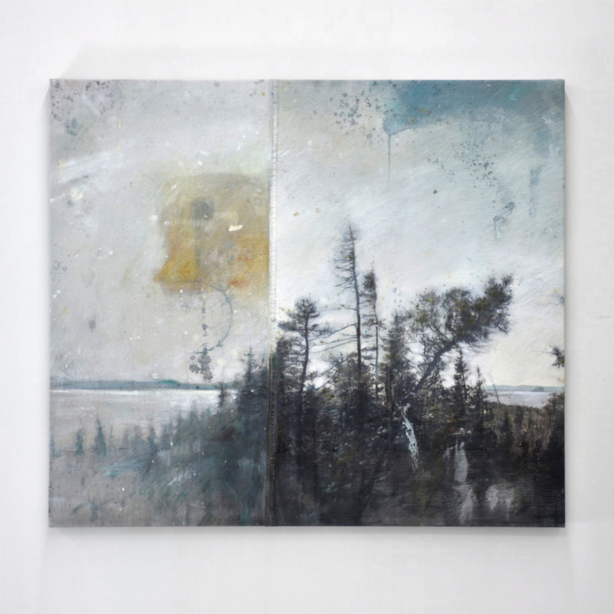 Tableau vendu de Chloé Giroux-Bertrand, peinture représentant une forêt d’épinettes située en bordure du fleuve Saint-Laurent
