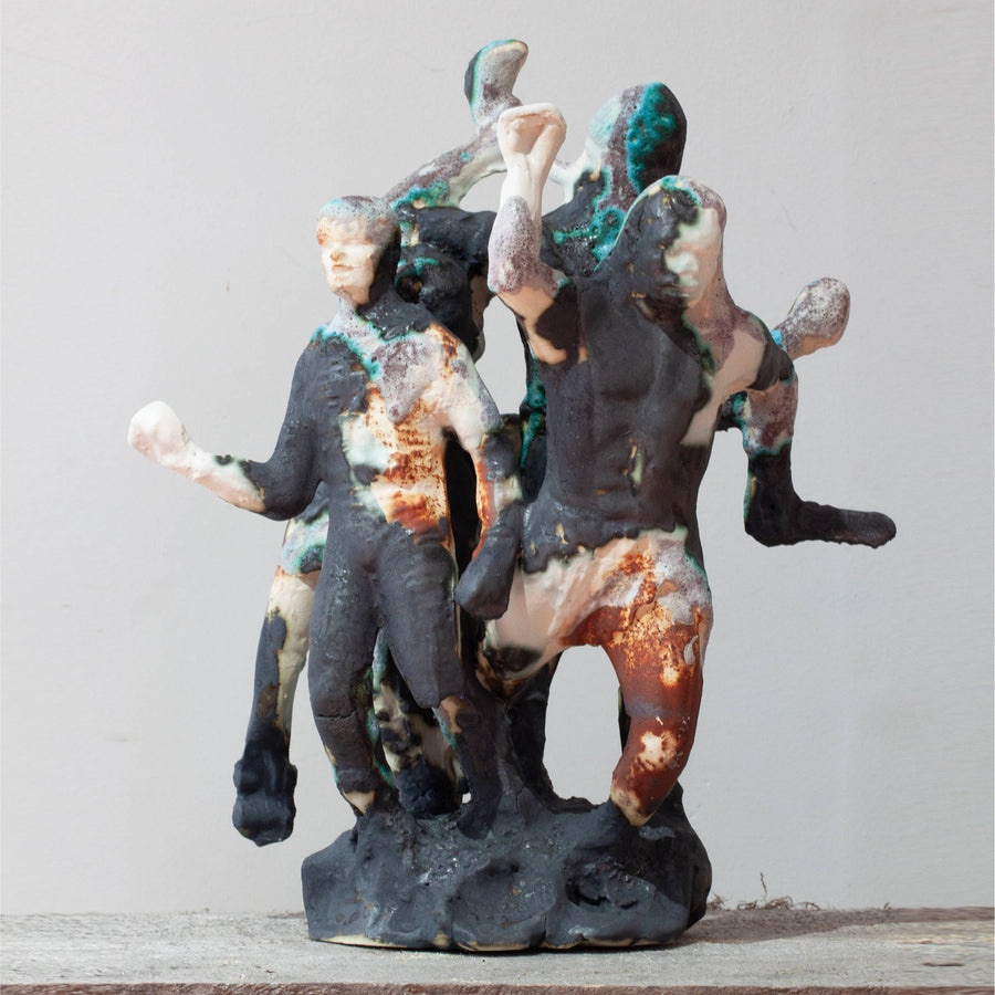 Sculpture en porcelaine de Pierre Durette. Réaction du cuivre dans la glaçure avec plusieurs cuissons. De l’exposition « Marécage ».