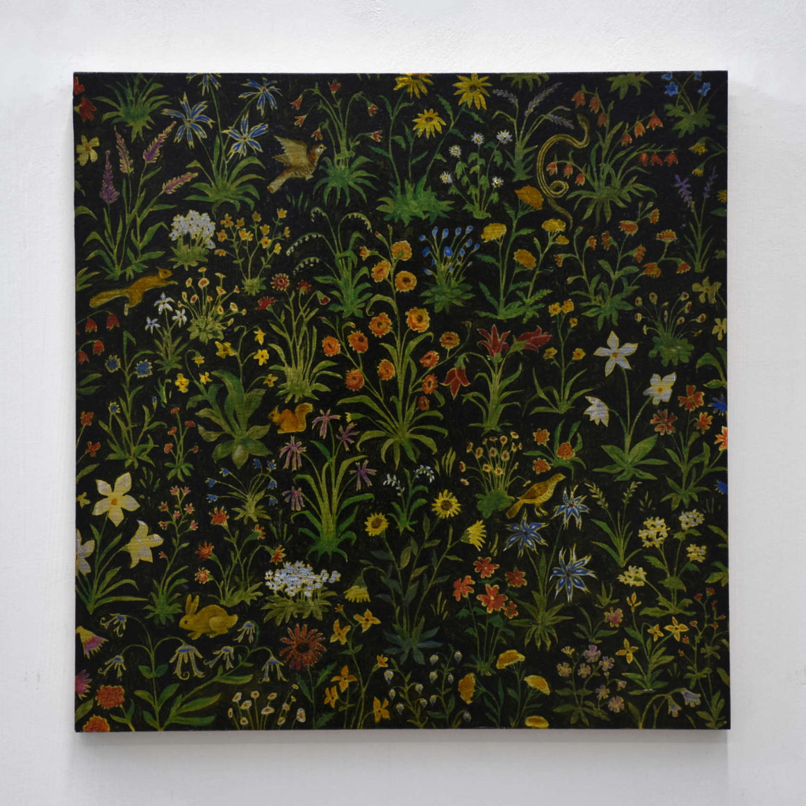 Mille-fleurs n° 1, par Émile Brunet. Étude d’une tapisserie médiébale avec fleurs et animaux de forêt. Huile sur panneau de bois, 16” x 16”, pièce de collection.