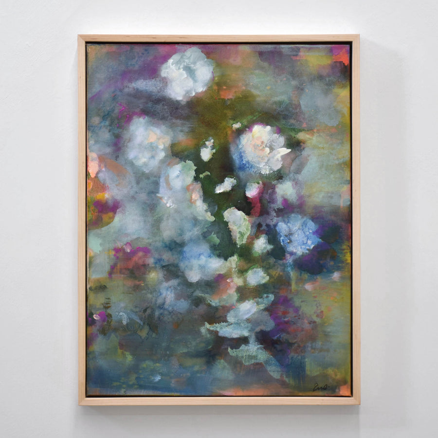 Ode aux Blue Ridge I, d’Amélie Grooscors. Huile et pigments sur toile, 18” x 24”, encadrement en érable naturel. Tableau floral impressionniste.