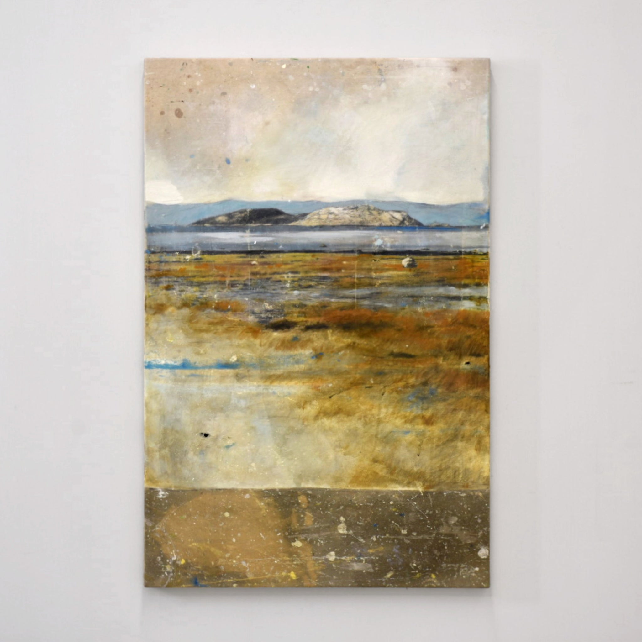 Format vertical de Chloé Giroux-Bertrand, acrylique, transfert photo, dessin et couture sur bâche recyclée, les Pèlerins de Saint-André-de-Kamouraska