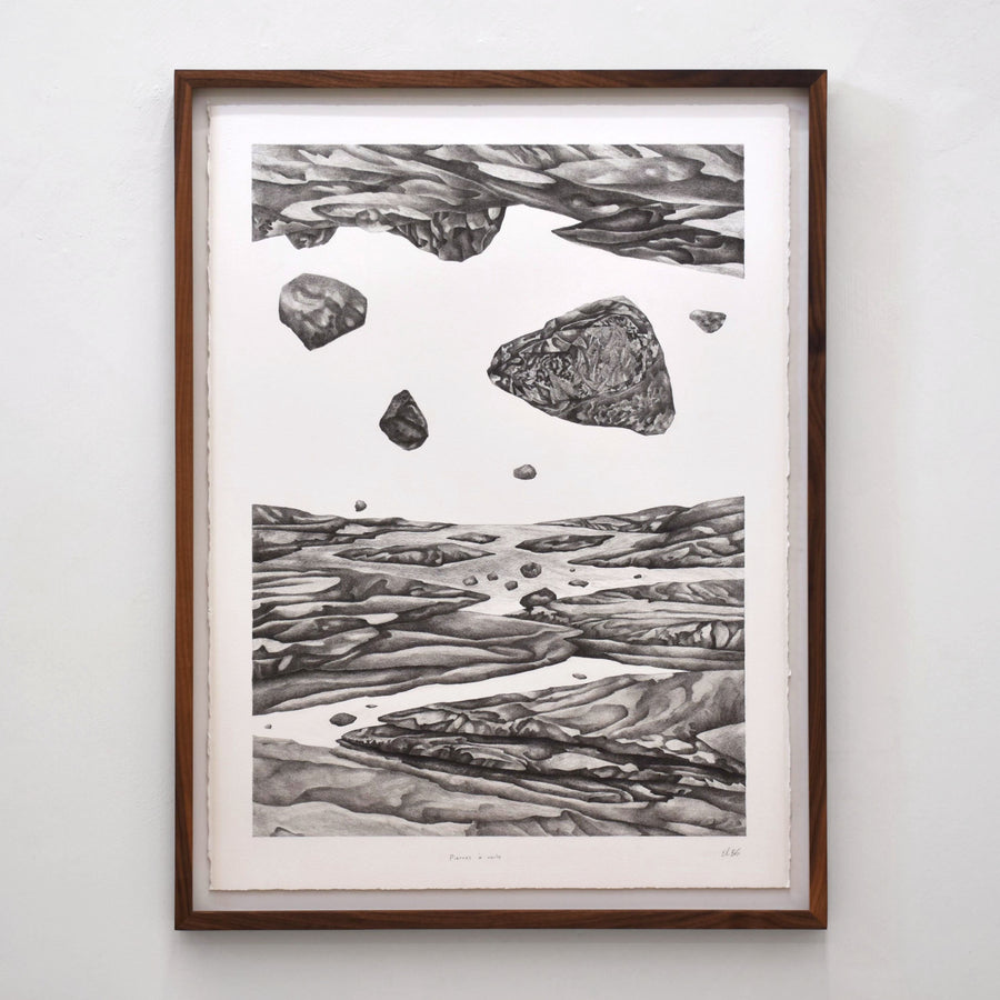 Pierres à voile, par Elisabeth Gravel. Format vertical d’un dessin sur papier Arches. Satellites naturels en suspension sur une planète.