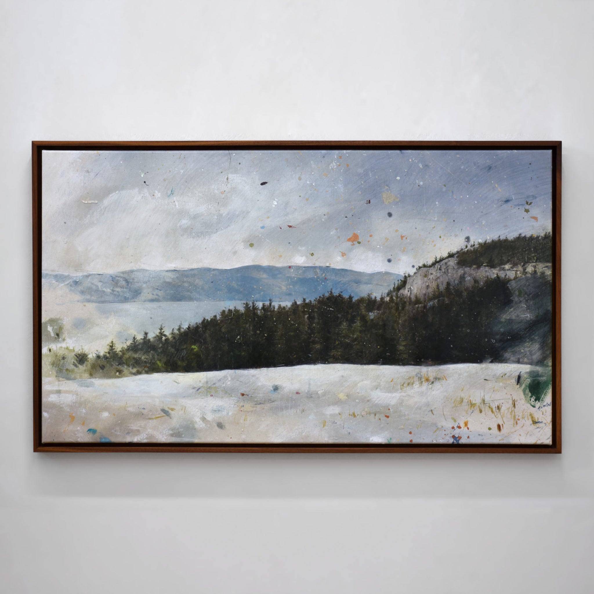 Cette œuvre intitulée « Saint-Germain » rend hommage au village du même nom et à son panorama à couper le souffle sur le fleuve Saint-Laurent et les montagnes de Charlevoix. En avant-plan, nous pouvons admirer le Cabouron, cette petit montagne parfaite pour faire de la randonnée en nature. Présenté à la galerie Champagne et Paradis, à Kamouraska, ce tableau fait aujourd’hui partie d’une collection privée.