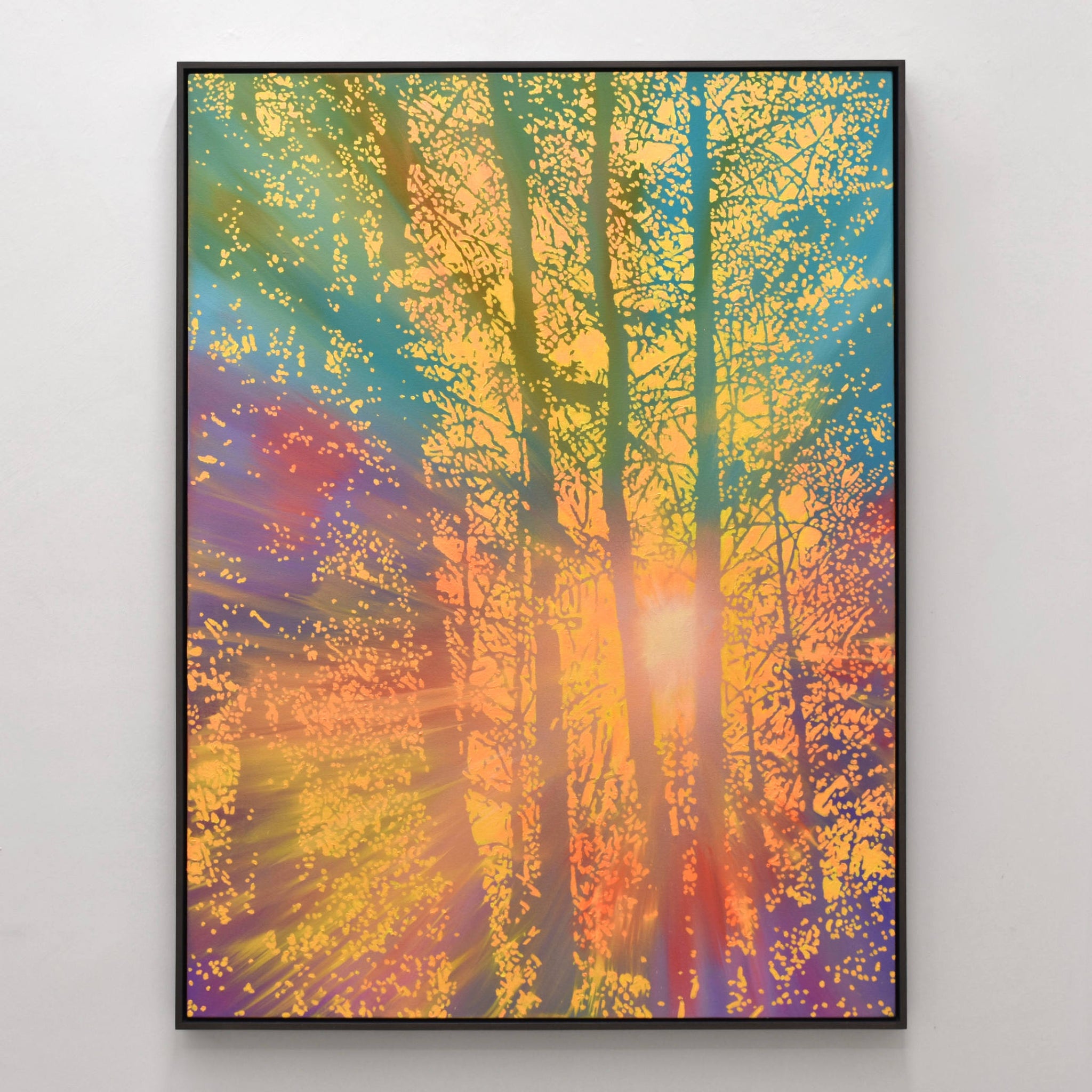 Soleil filtré est un tableau lumineux de Josiane Lanthier. Acrylique sur toile, 36” x 48”, 2025. Soleil à travers les arbres, l’automne.