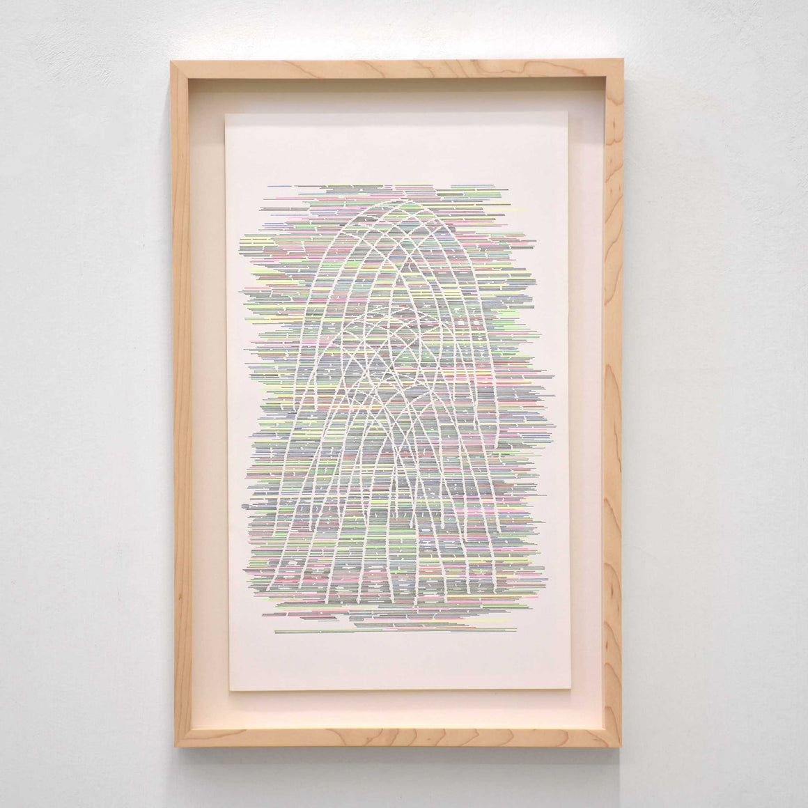 Structure fantomatique I de Marie-Claude Drolet. Dessin unique à l’encre et aux crayons de couleur sur papier Stonehenge. Cadre en érable. Composition graphique abstraite.