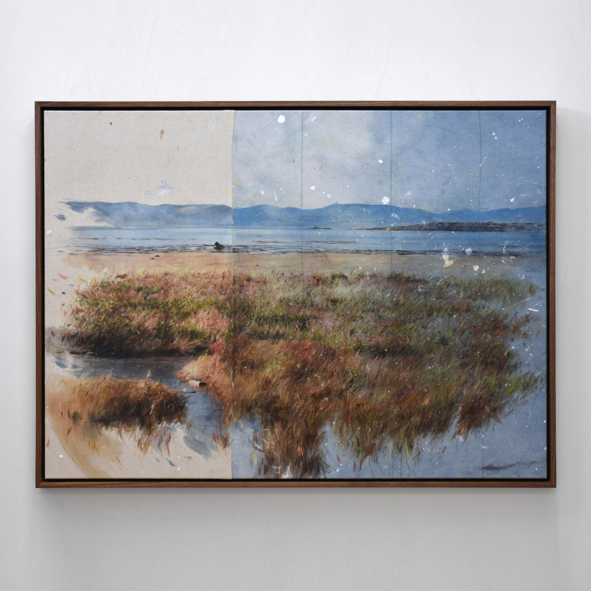 Intitulée « Nouvelle maison », cette oeuvre automnale de Chloé Giroux-Bertrand, mise en valeur avec un cadre en noyer fabriqué par Atelier 27 x 27, est à voir à la galerie Champagne & Paradis.