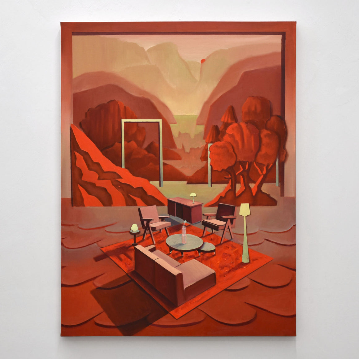 Tellure, huile sur toile, 30” x 40”, 2025, par Charles Paradis. Peinture contemporaine surréaliste d’un salon donnant sur une mer de montagnes.