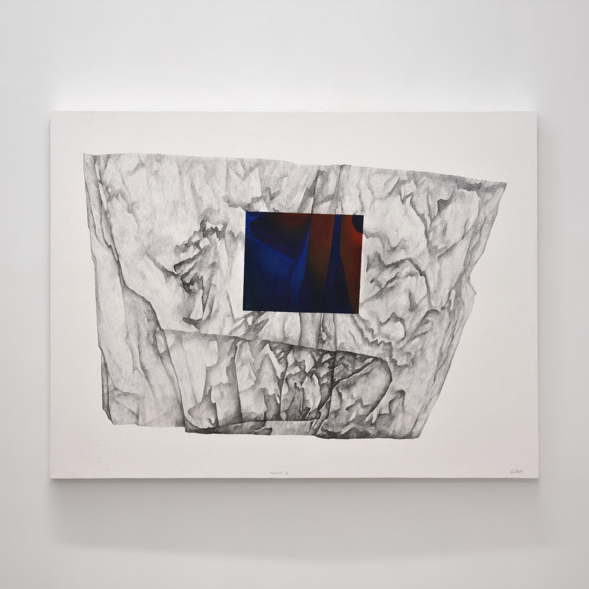 Un grand dessin d’Elisabeth Gravel. Encre noire et crayons de couleur sur papier marouflé sur bois. Un rocher avec en son centre un carré rouge et bleu foncé.