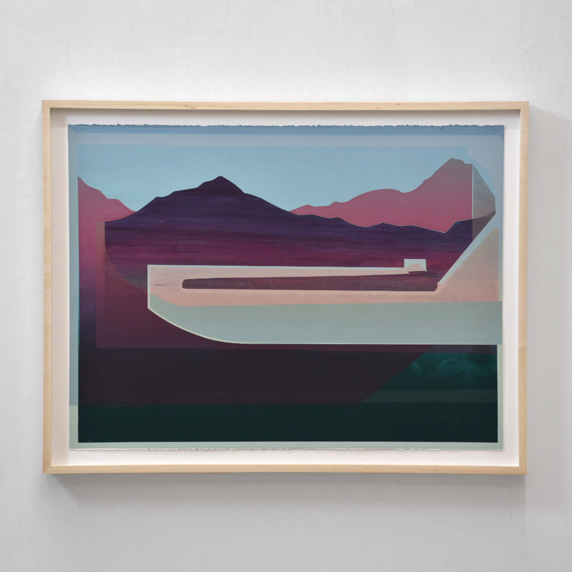 L’épingle, Alpes italienne, de Jason Cantoro. Acrylique sur papier Stonehenge. Comosition graphique de montagnes mauve dans un paysage bleu et vert.