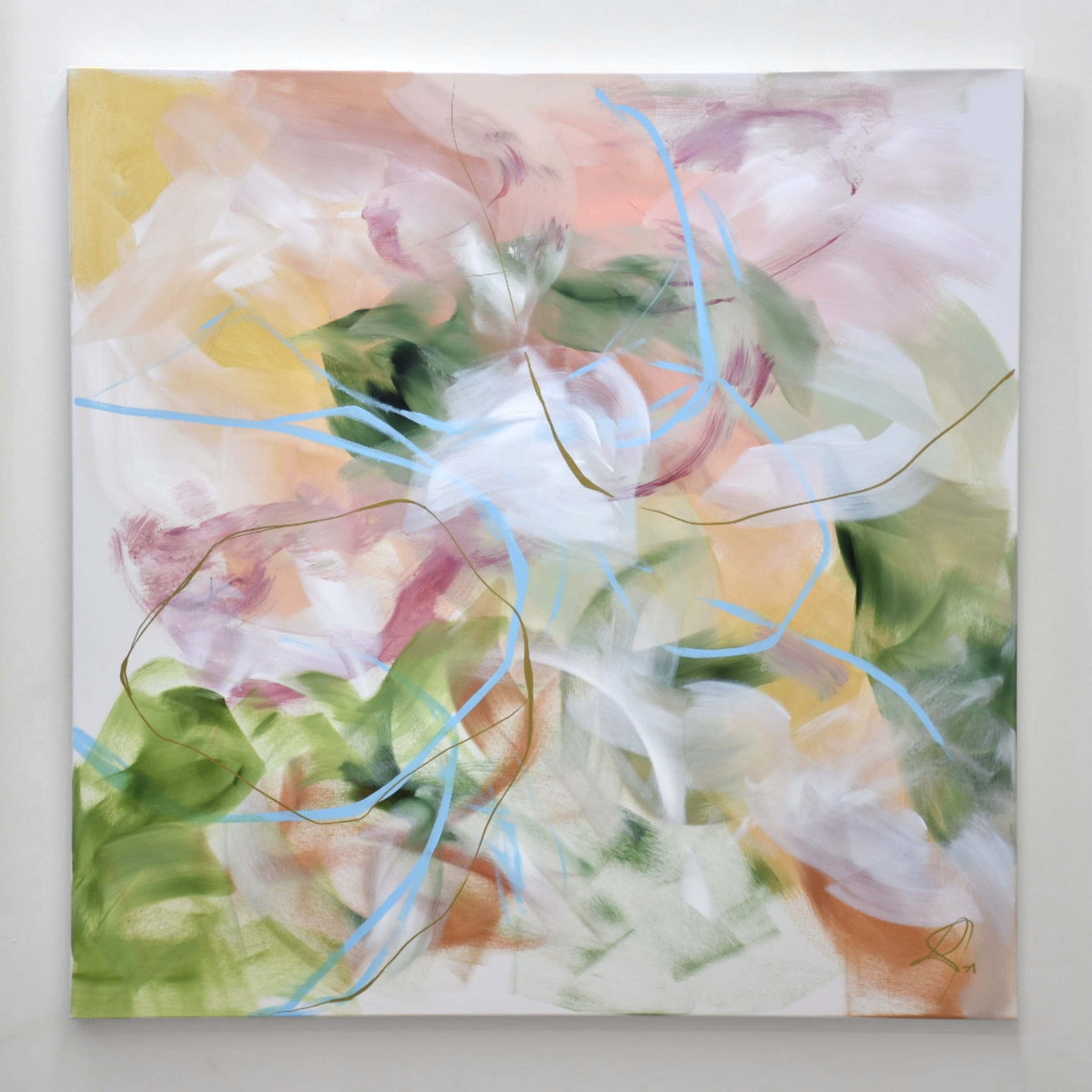 Night Breeze de Lysa Jordan, un grand format carré de 48” x 48”, composition abstraite inspirée du mouvement des fleurs.