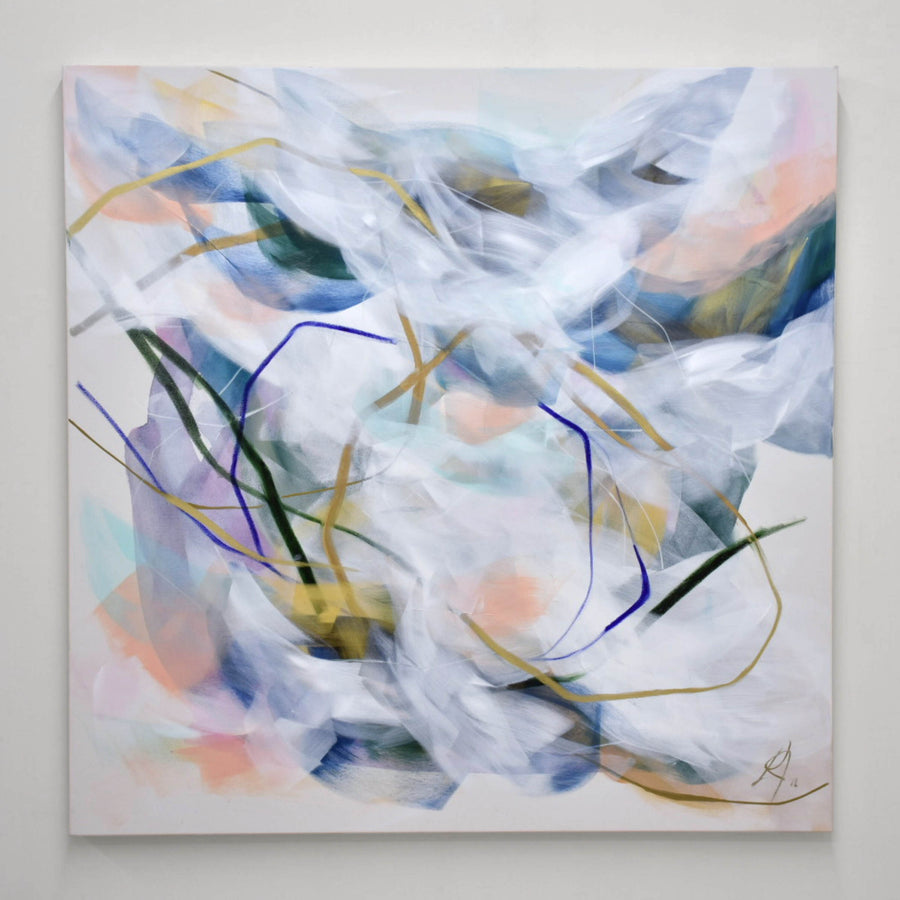 Overflowing with possibilities, par Lysa Jordan. Grand format carré de 48” x 48”, composition abstraite avec tons de bleu et de rose pâle.
