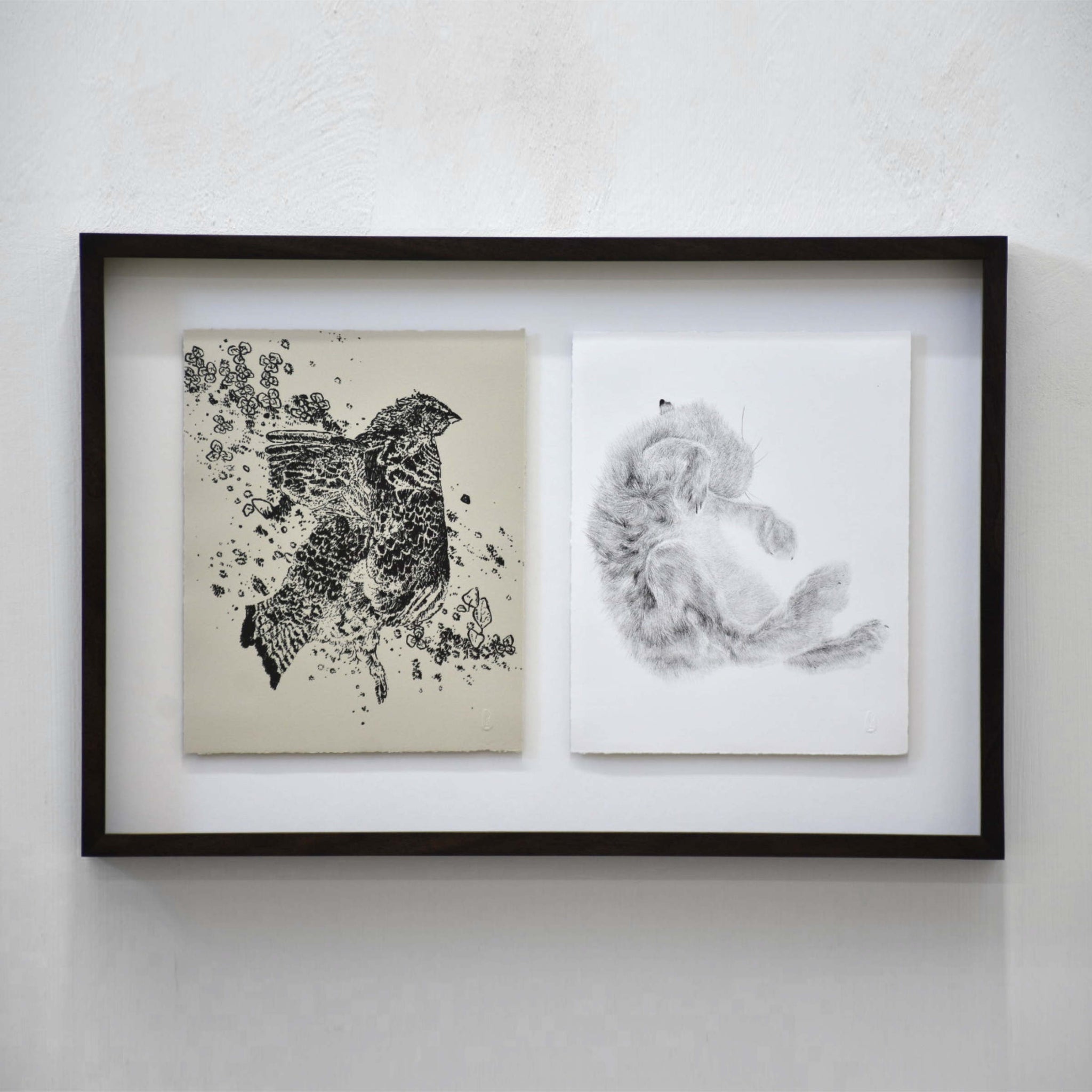 Récolte d’automne II, par Julie Bellavance et Karine Locatelli. Oeuvre collaborative, dessin d’une perdrix et d’un lièvre. Cadre en noyer.