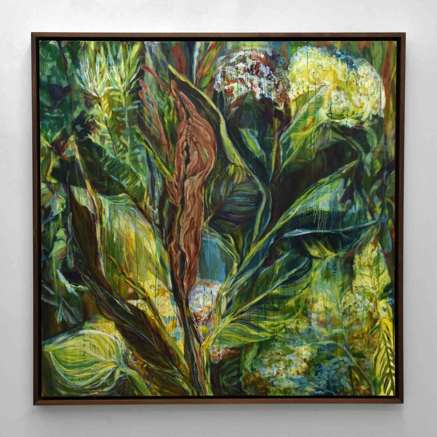 Sauvageries n° 3, par Andréanne Le. Hudon. Huile sur toile, 50” x 50” avec cadre en noyer, 2017. Peinture d’une végétation abondante et verdoyante, comme dans la jungle.