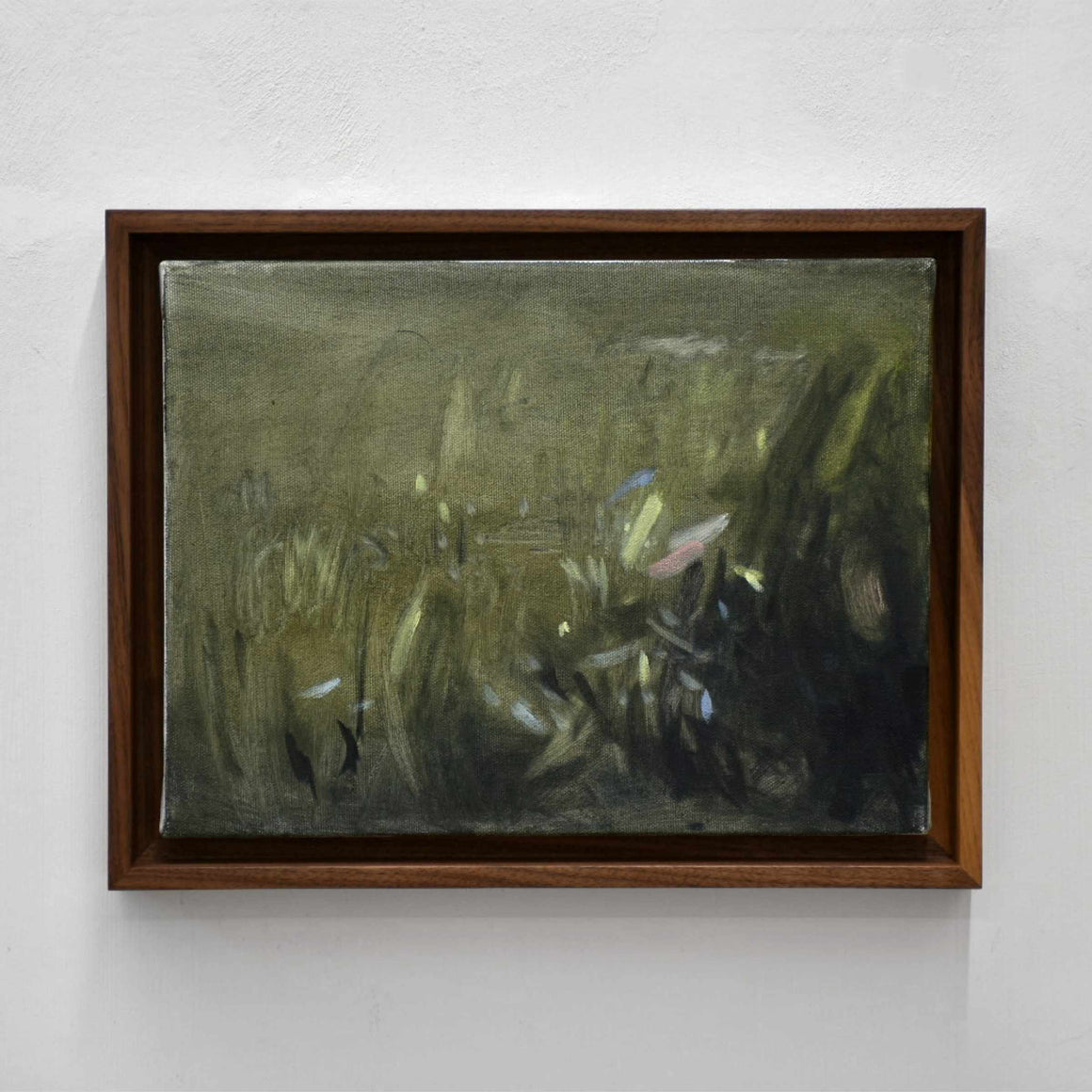 Shankill Garden I de Vanessa Locatelli. Peinture à l’huile sur toile, 9” x 12”, 2022. Composition abstraite d’un jardin cultivé.