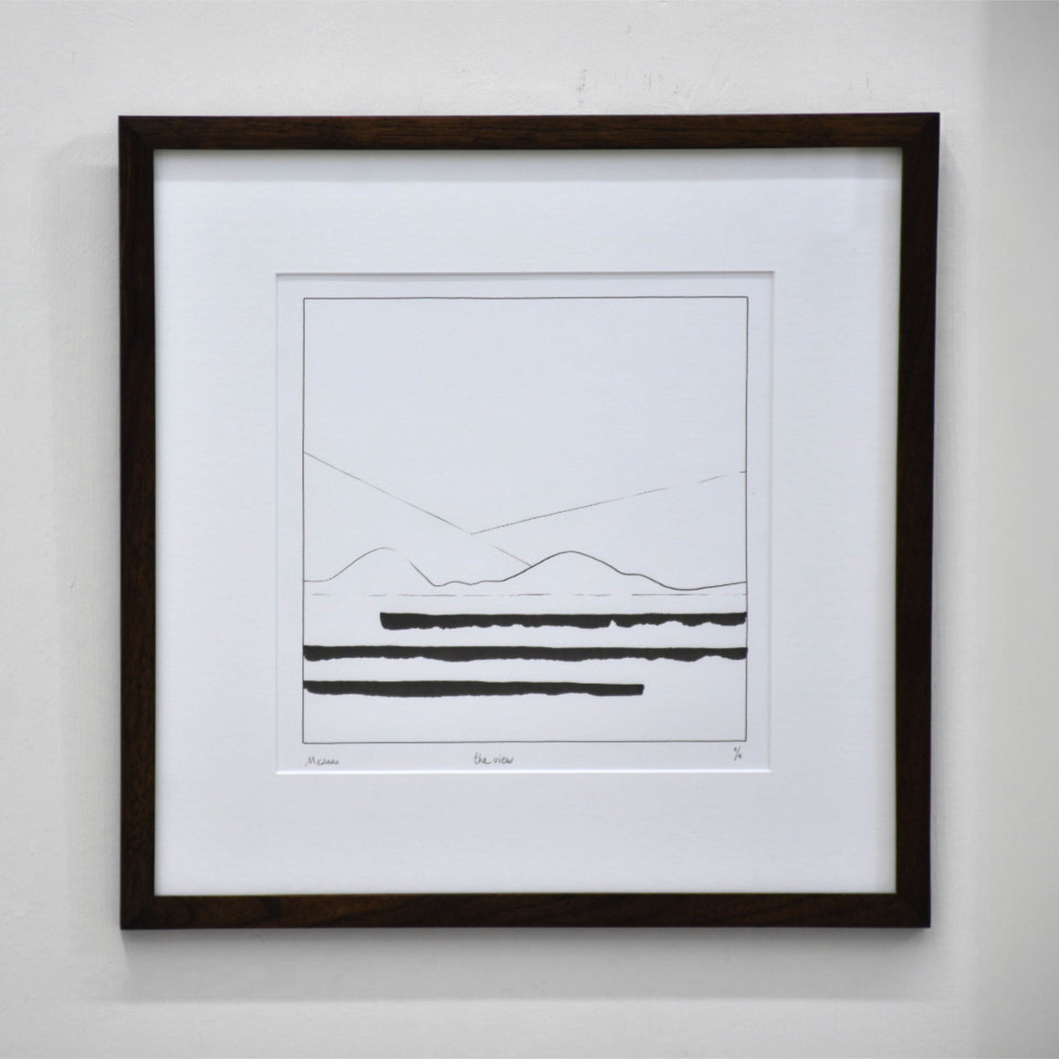 The View, dessin minimaliste de Marnix Bassie, encre noire sur papier, encadrement en noyer ébène