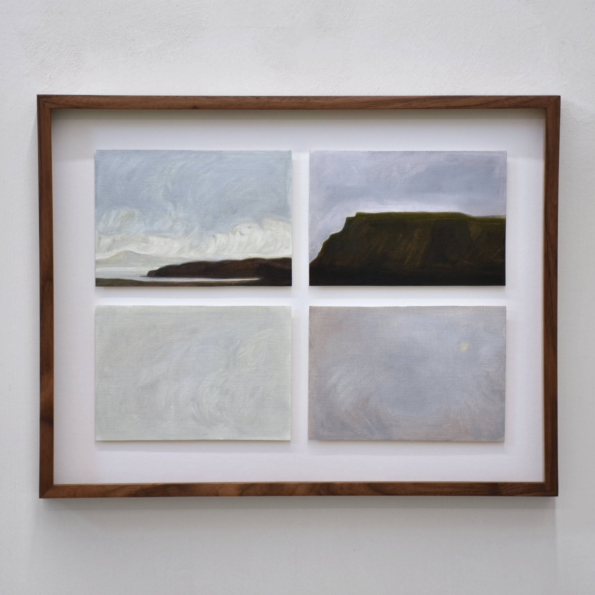 Le mauve de Clare I, par Vanessa Locatelli. Étude chromatique des ambiances de l’Île de Clare, en Irlande. Huile sur toile cartonnée, 15,25” x 19,75” avec cadre en noyer, 2023.